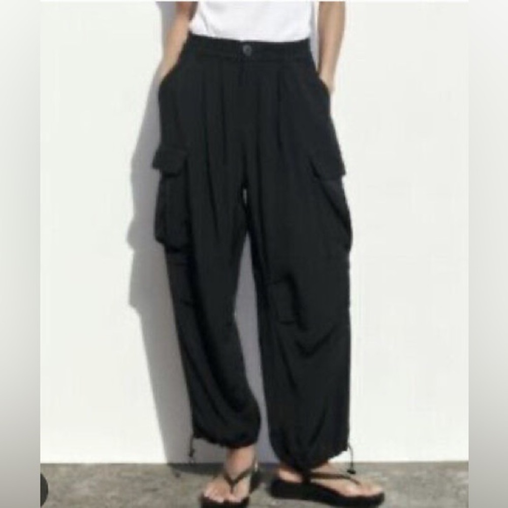 Zara Black Parachute Cargo Pants XS-S‎